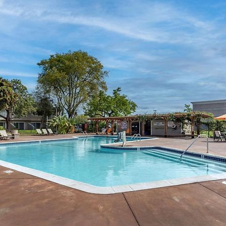 פרימונט Best Western Plus Garden Court Inn מראה חיצוני תמונה